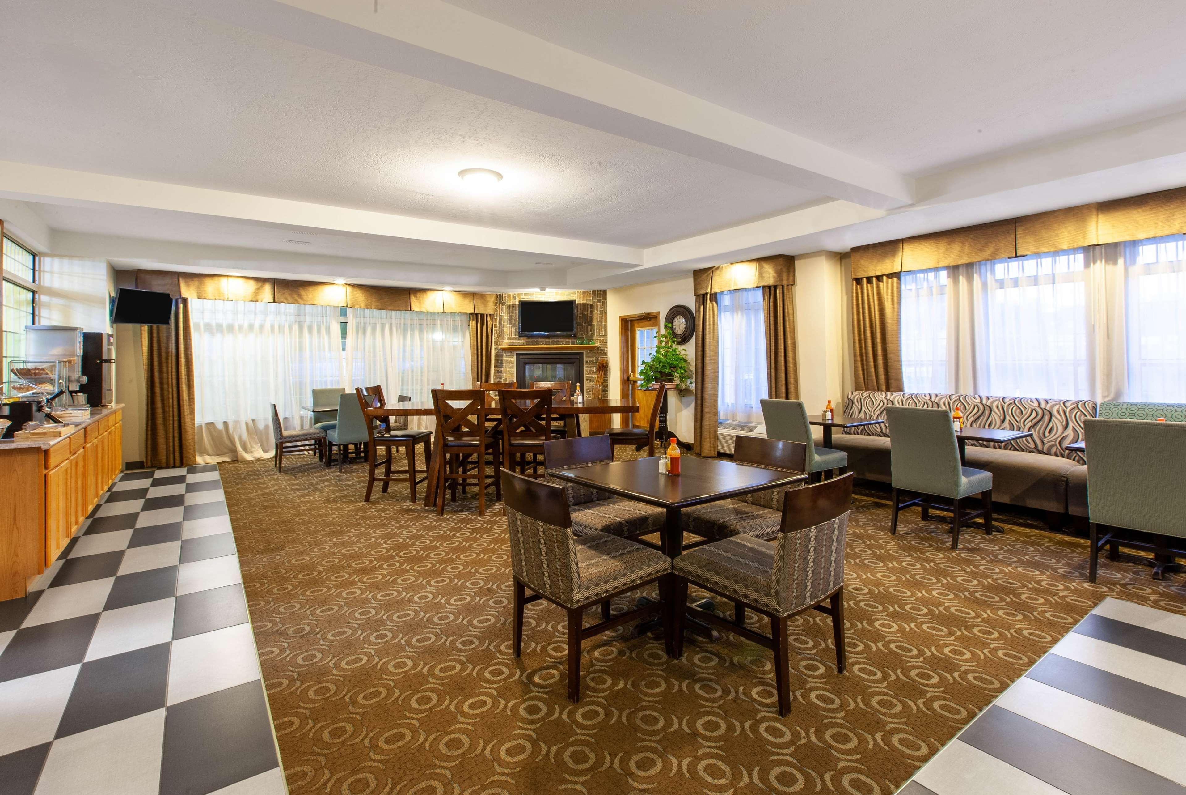 Days Inn By Wyndham Petoskey Exterior photo